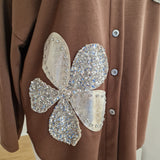 Chemise sweat avec fleurs brodées et sequins