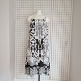 Robe courte à bretelle imprimé graphique