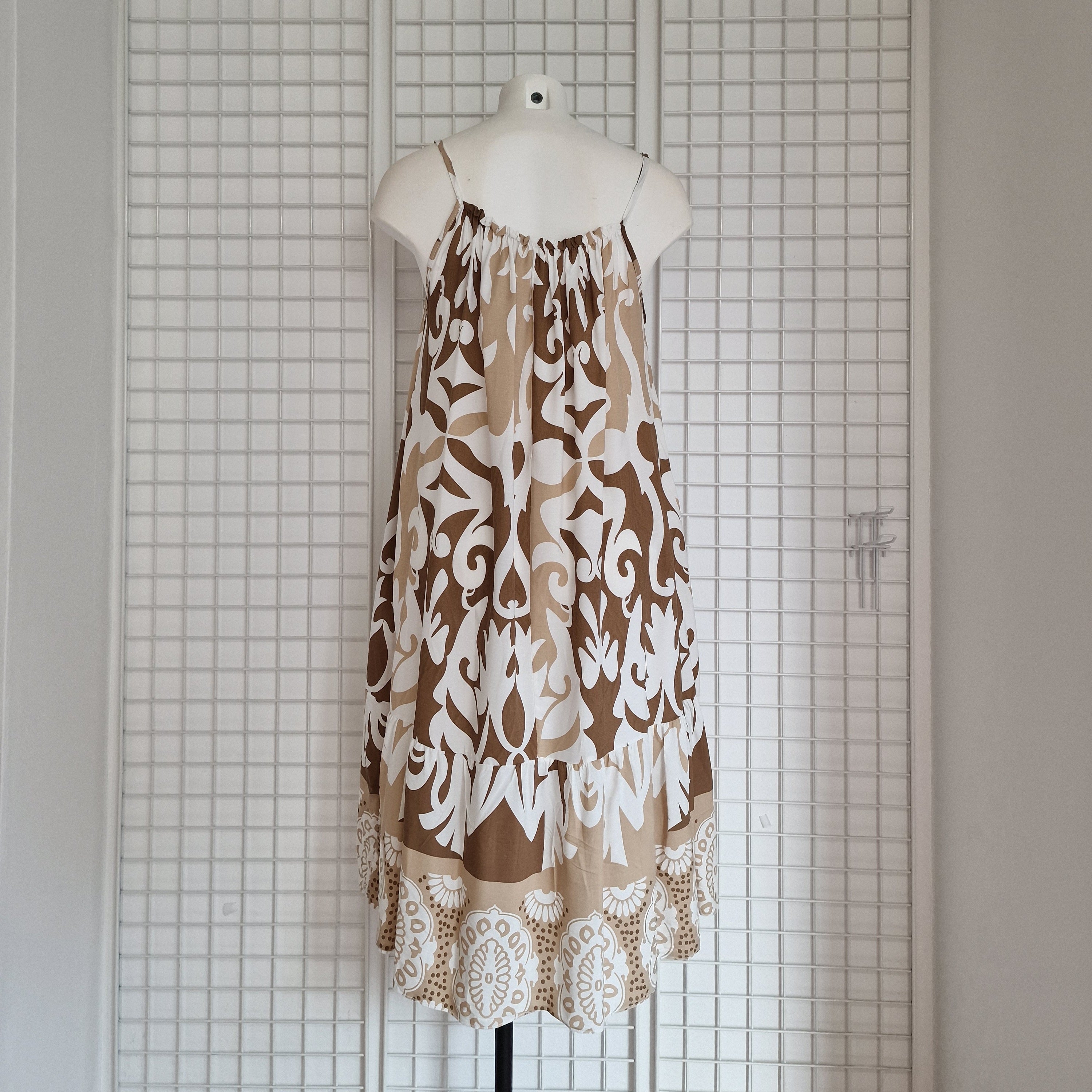 Robe courte à bretelle imprimé graphique