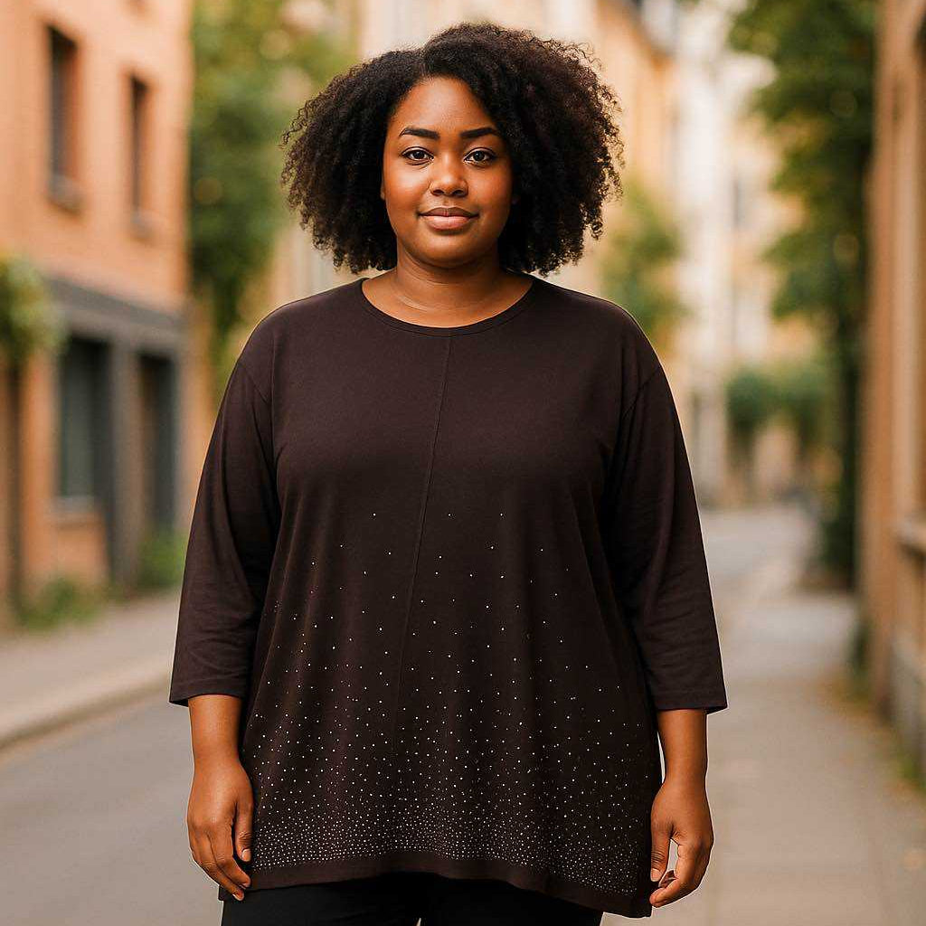 Pull avec pluie de strass