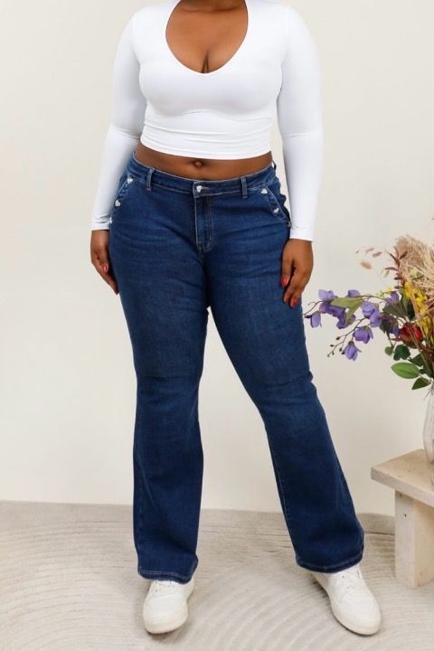 Pantalon jeans coupe flare (évasée) cœurs brillants