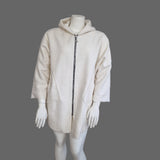 Manteau à capuche en laine bouclée