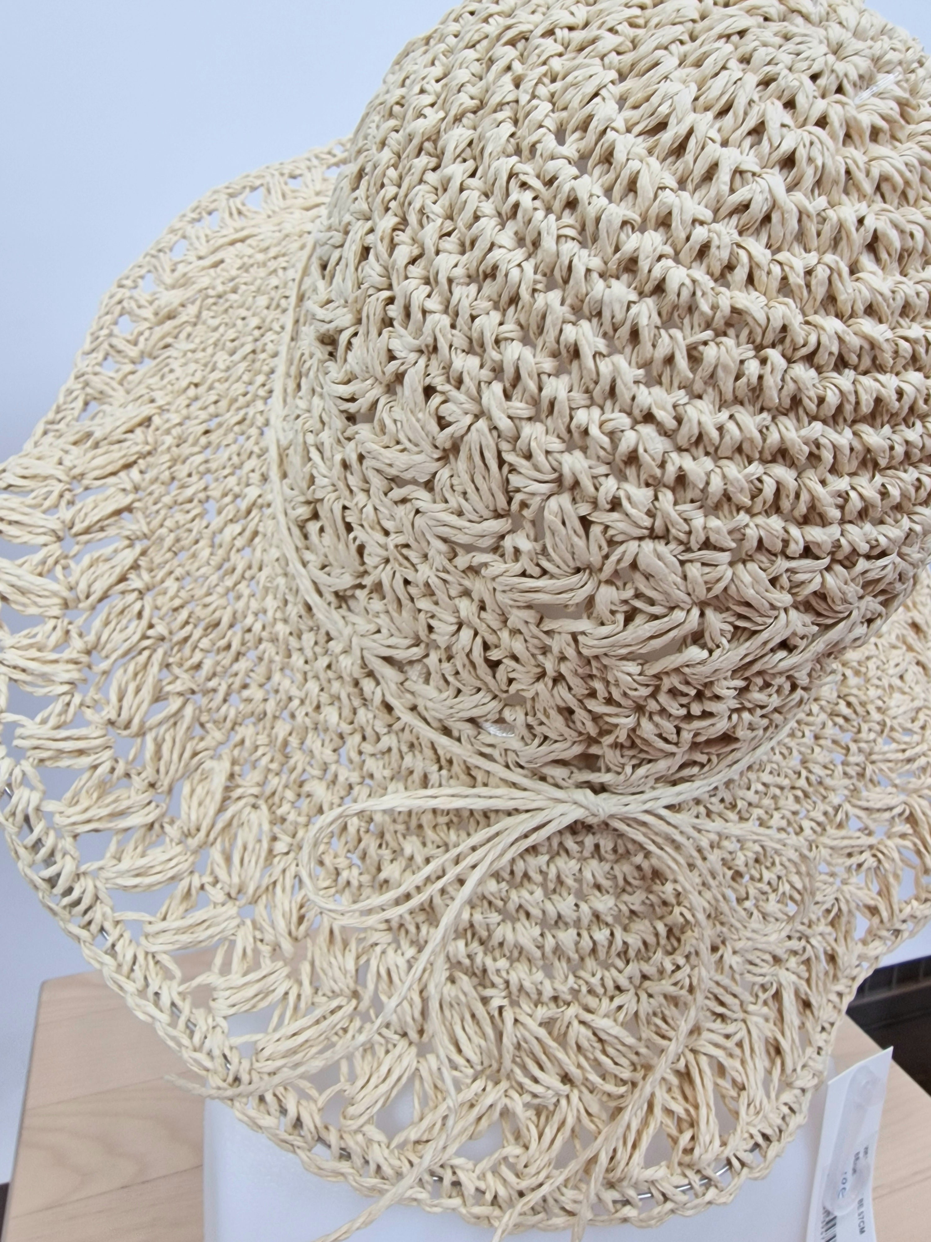 Chapeau tressé