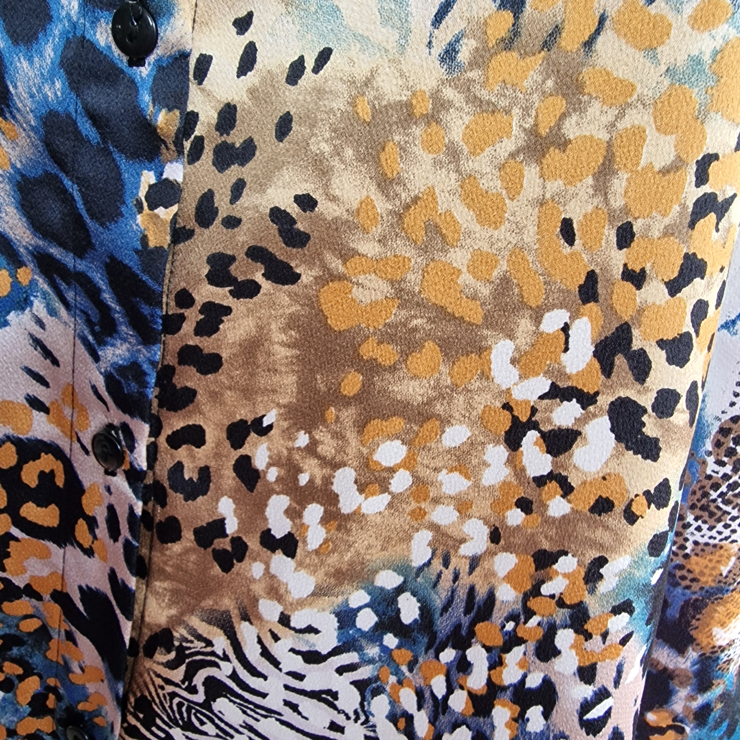 Robe chemise longue satinée - Panthère bleue