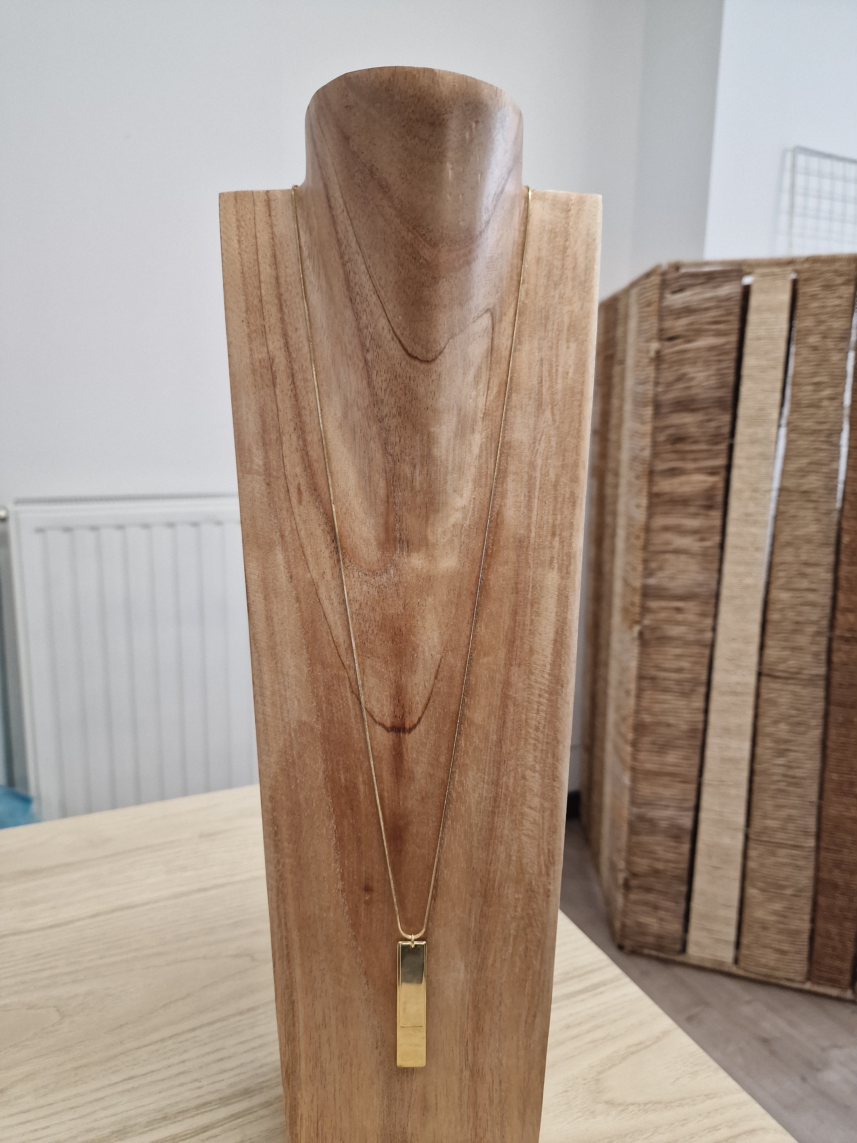 Collier chaîne avec deux plaques dorées