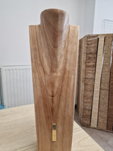 Collier chaîne avec deux plaques dorées
