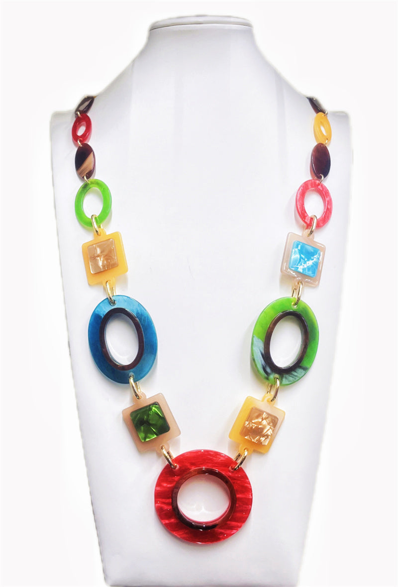Collier en résine cercles multicolores