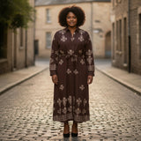 Robe chemise longue avec ceinture et broderie