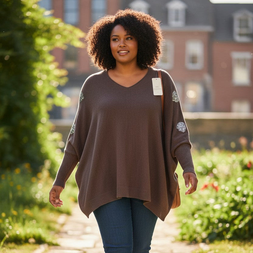 Pull oversize avec cœurs strass sur les manches