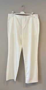 Pantalon classique droit avec tirette et bouton