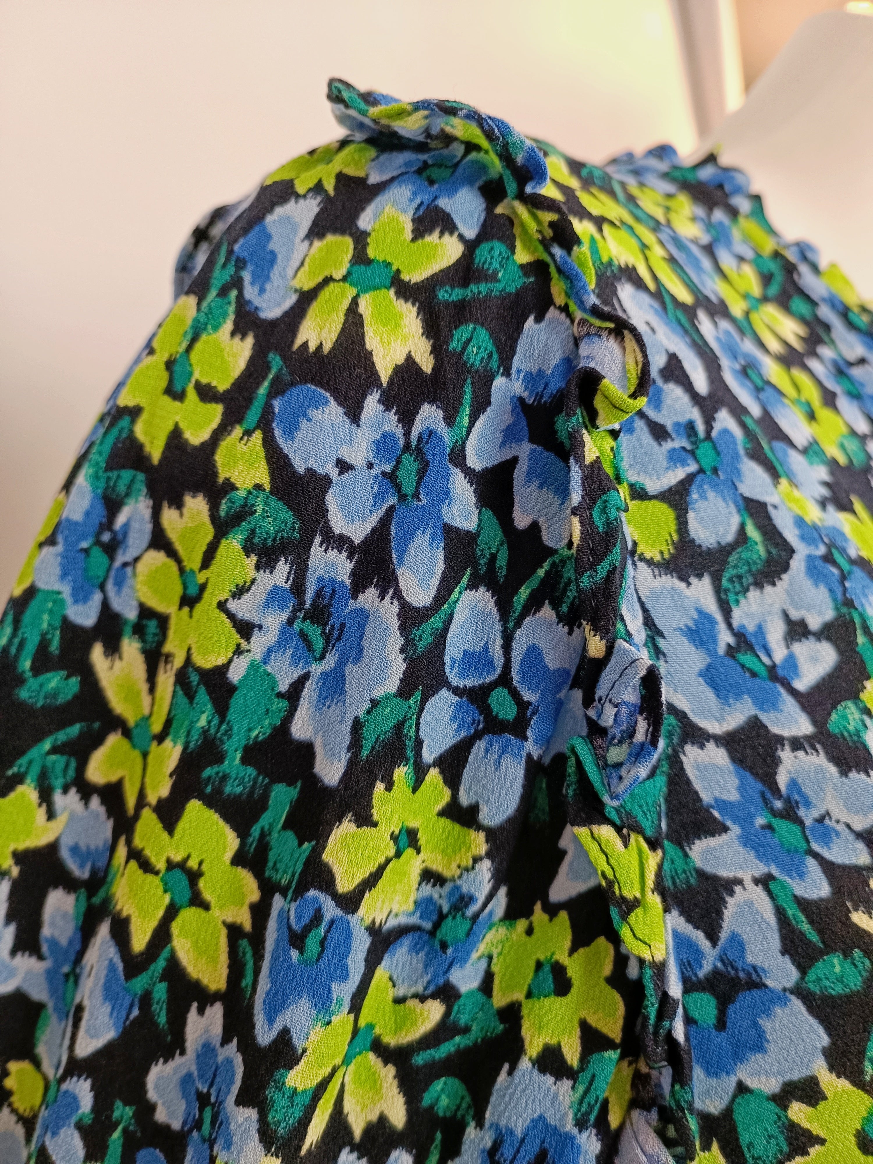 Robe courte fleurs vertes et bleues - GEORGIA