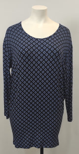 Robe chauve-souris bleu marine fleurs blanches