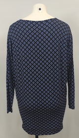 Robe chauve-souris bleu marine fleurs blanches