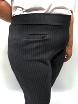 Pantalon noir avec ligne vert. - Mami