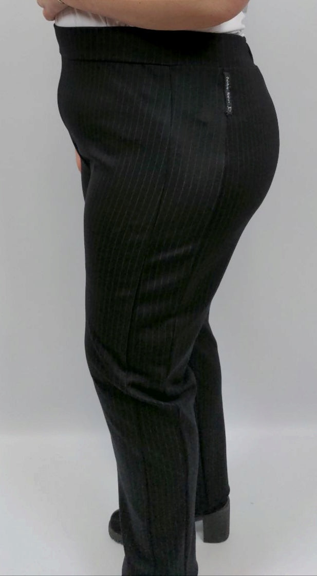 Pantalon noir avec ligne vert. - Mami