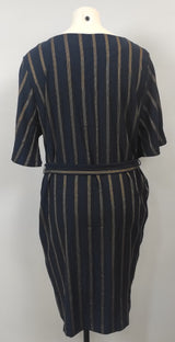 Robe courte col rond bleu marine lignes verticales dorées