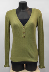 Pull léger col V avec 3 boutons