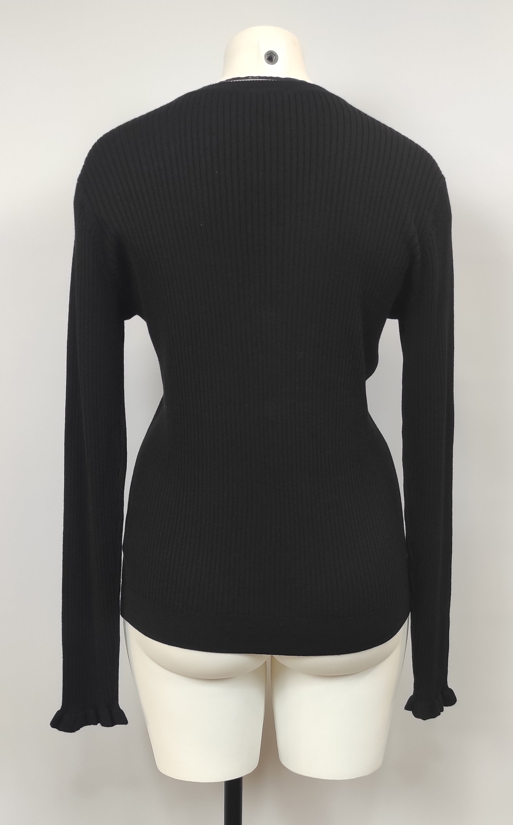 Pull léger col V avec 3 boutons