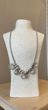 Collier boules metal grises